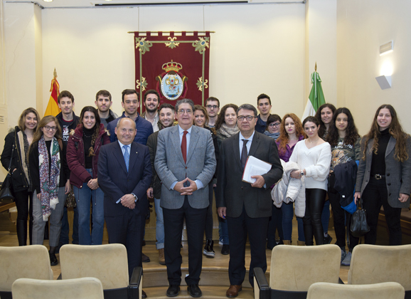 Alumnos de Derecho y Criminología